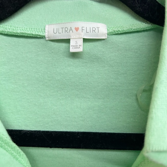 Crop top - Picture 2 of 4